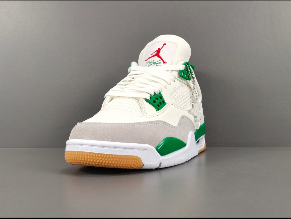 Nike SB x Air Jordan 4 Retro SP 'Pine Green' 2023
