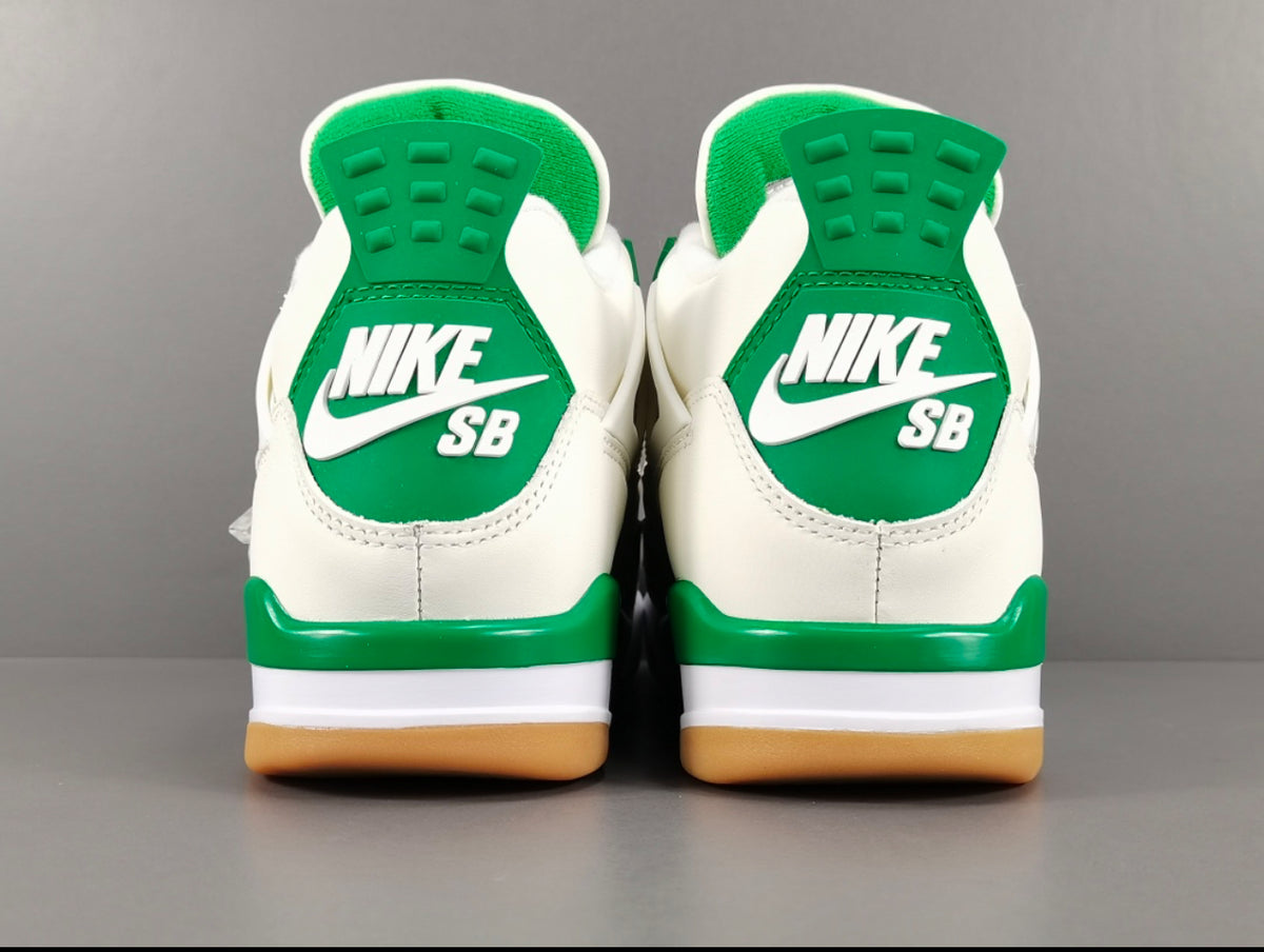 Nike SB x Air Jordan 4 Retro SP 'Pine Green' 2023