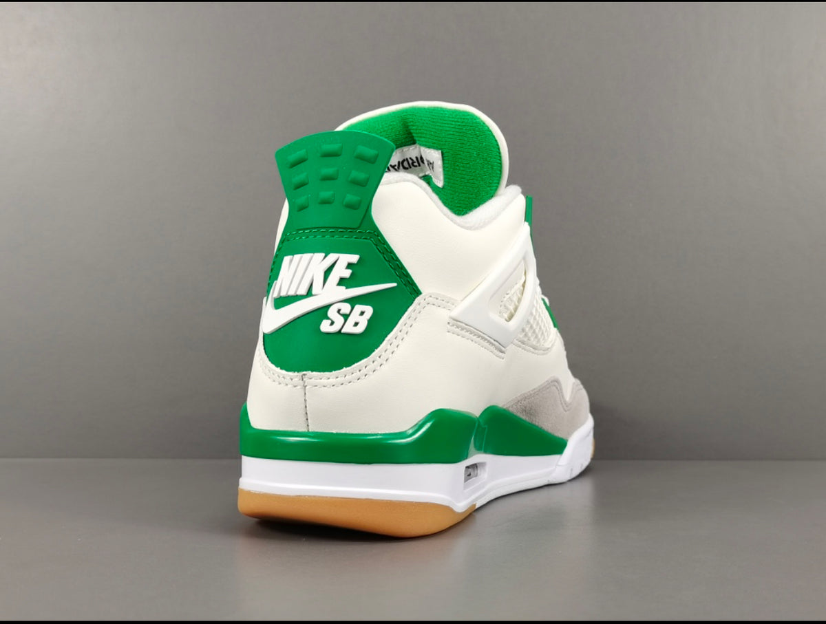 Nike SB x Air Jordan 4 Retro SP 'Pine Green' 2023
