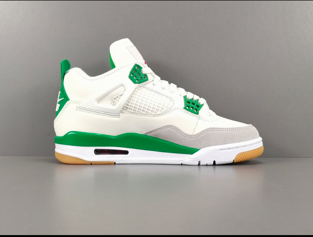 Nike SB x Air Jordan 4 Retro SP 'Pine Green' 2023