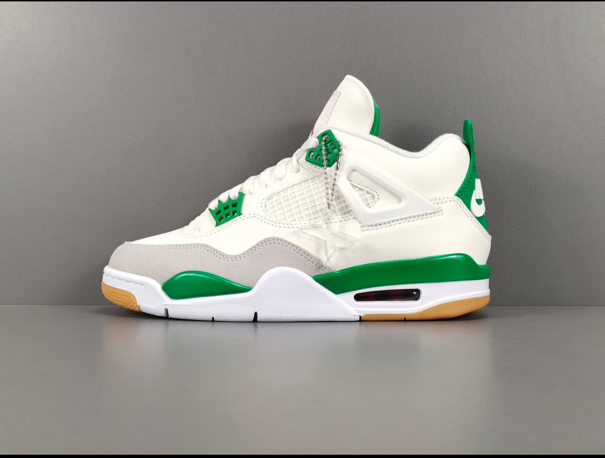 Nike SB x Air Jordan 4 Retro SP 'Pine Green' 2023